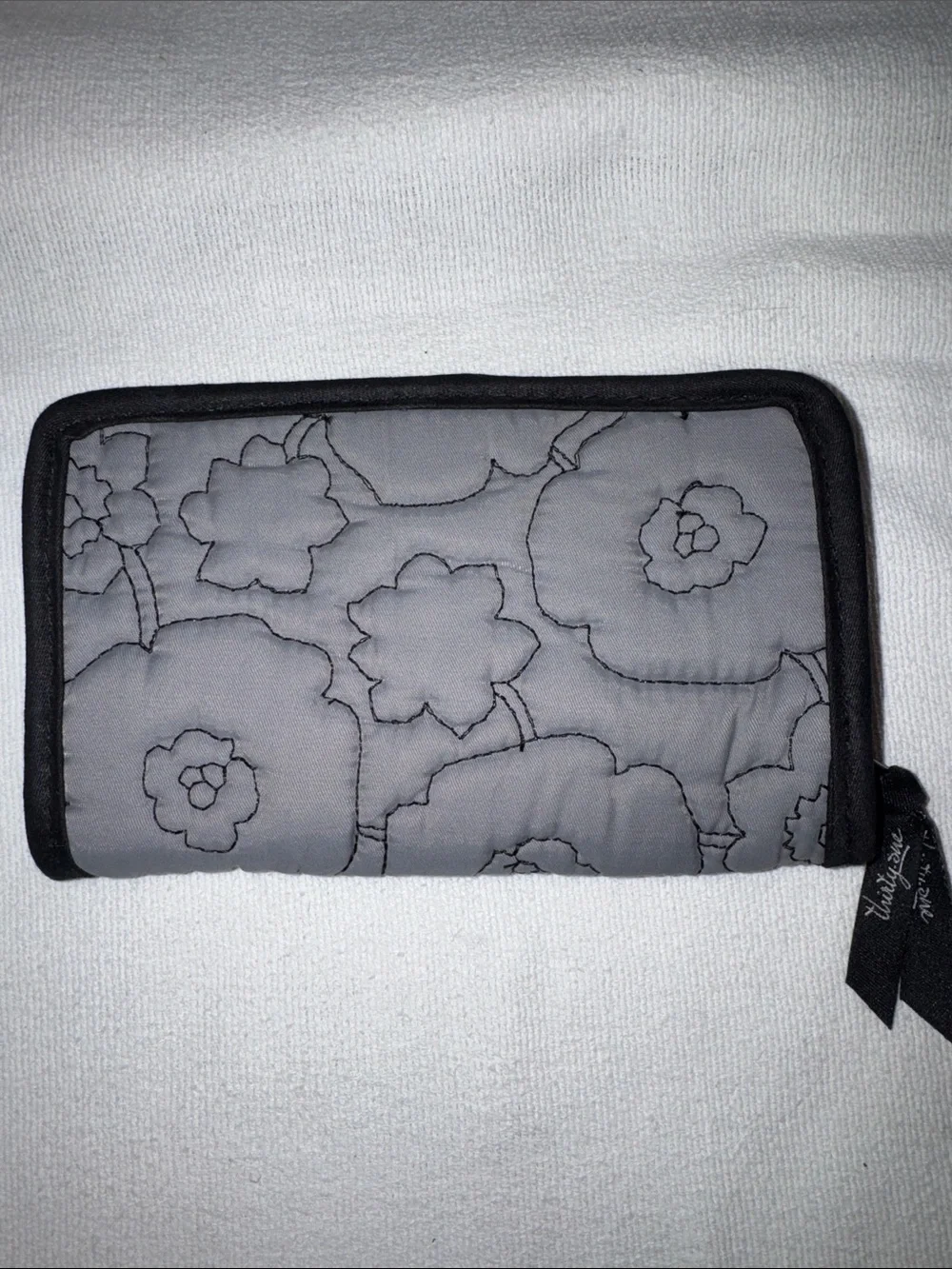 Thirty One Gray Quilted Floral Zip Wallet - Like New